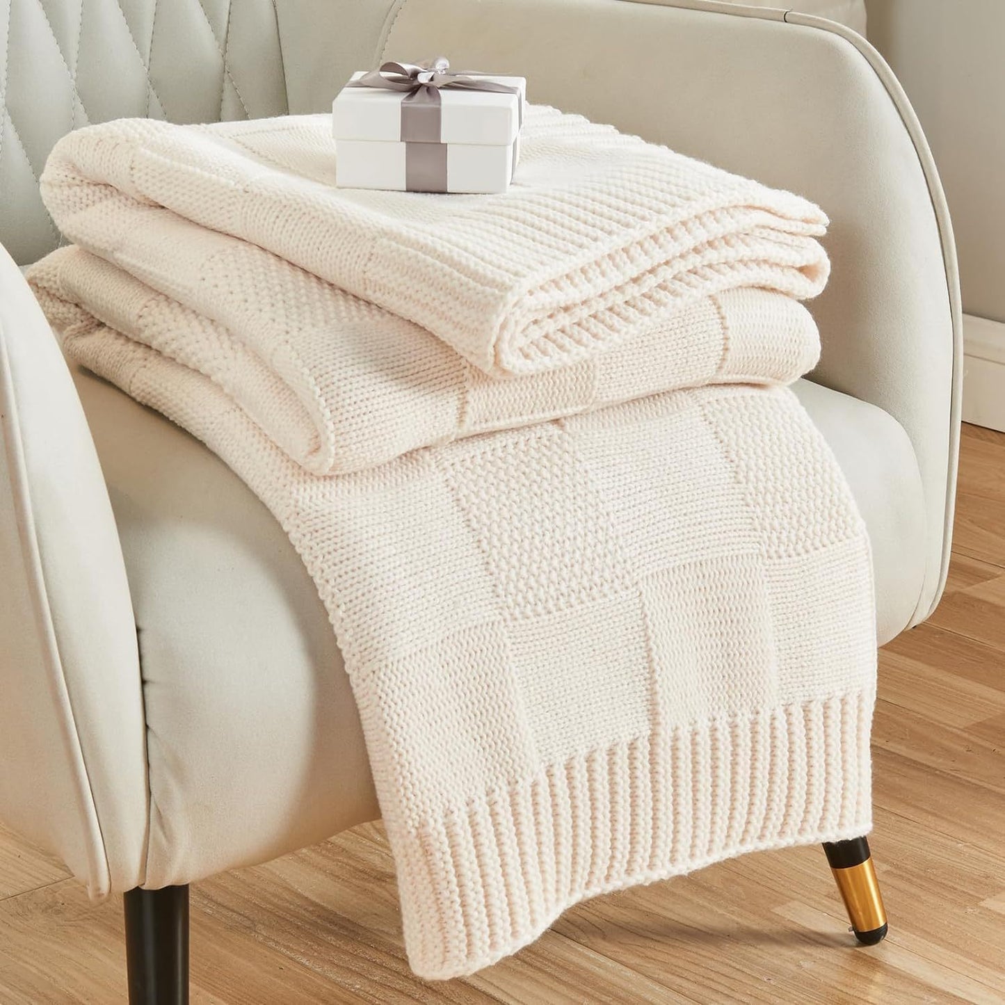 Retro Blanket – Bold Style Meets Everyday Comfort