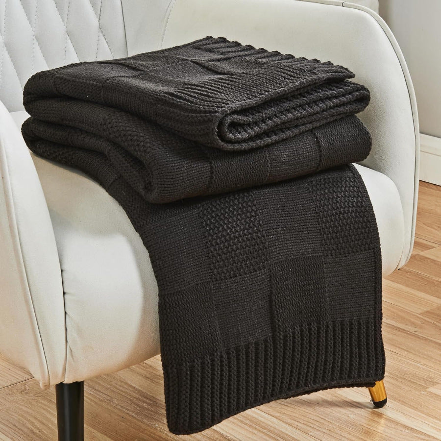 Retro Blanket – Bold Style Meets Everyday Comfort