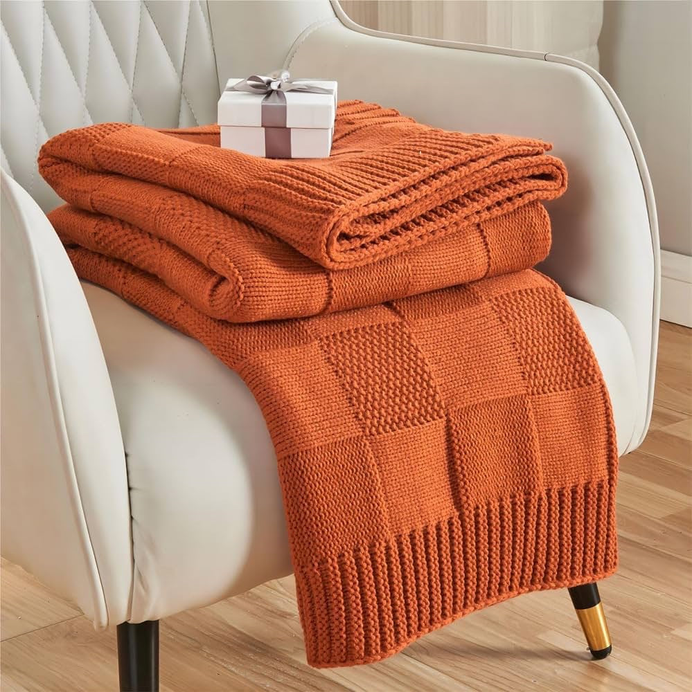 Retro Blanket – Bold Style Meets Everyday Comfort